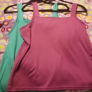 🎀 LOT 🎀 of 2 tops. Womens.